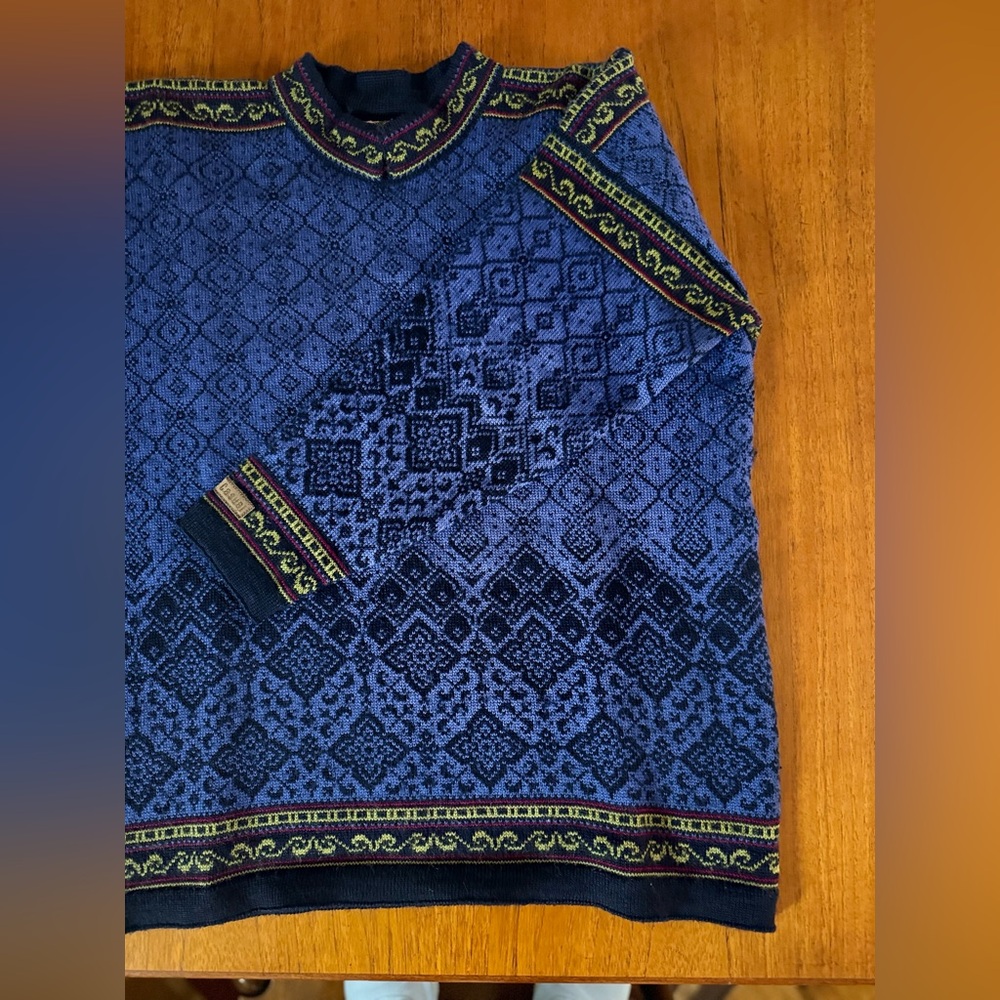 Dale of Norway Women’s Pullover Wool Sweater - Picture 7 of 8